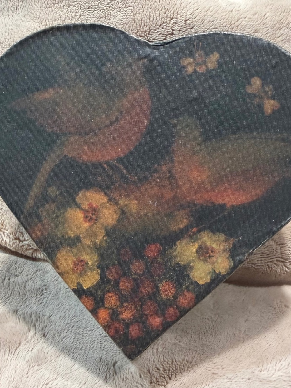 Bob's Boxes Primitives - "Very Fine Grapevine" Heart Storage Box